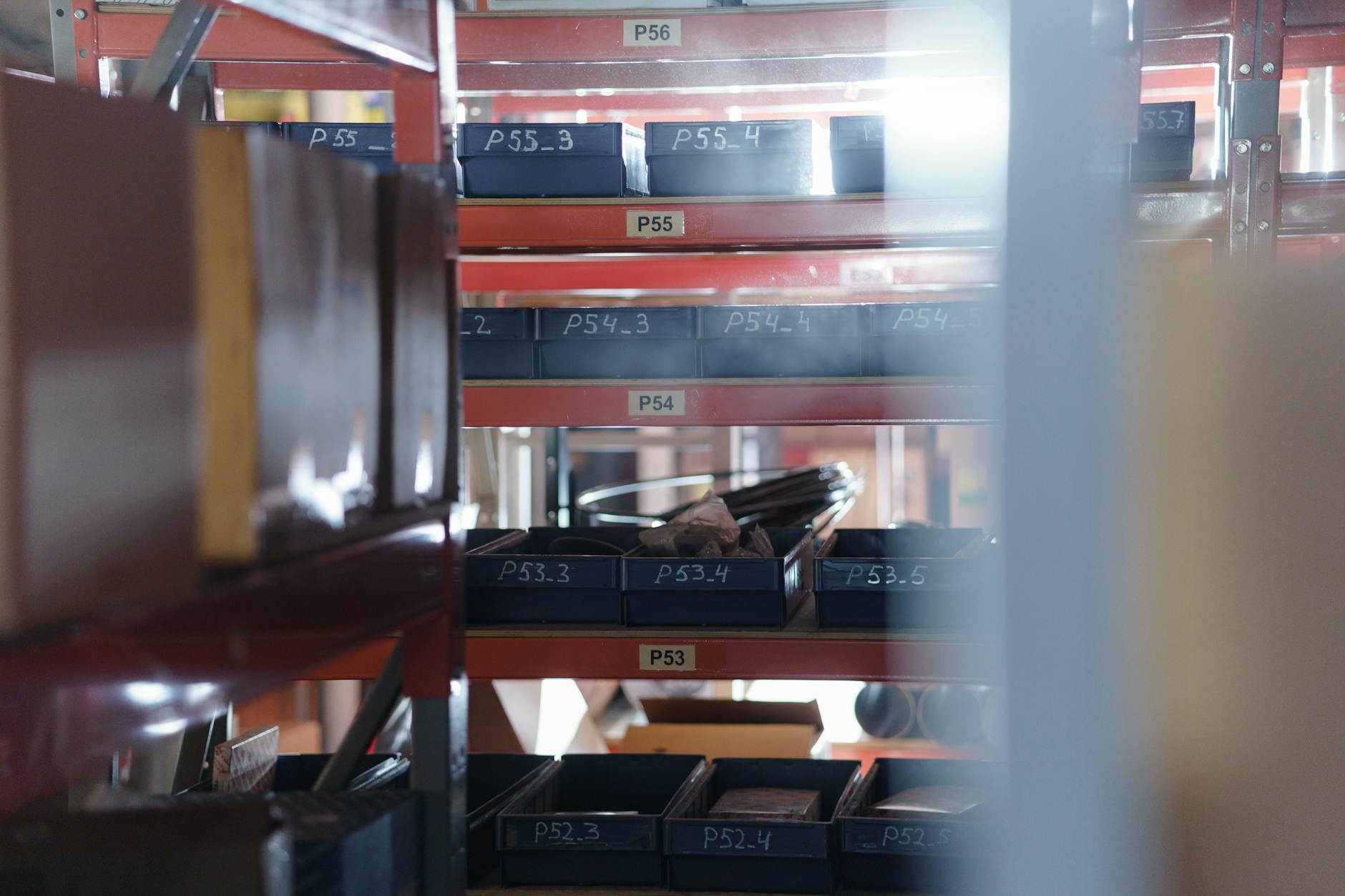 Traceability w logistyce hurtowej: jak śledzić partię od dostawcy do klienta